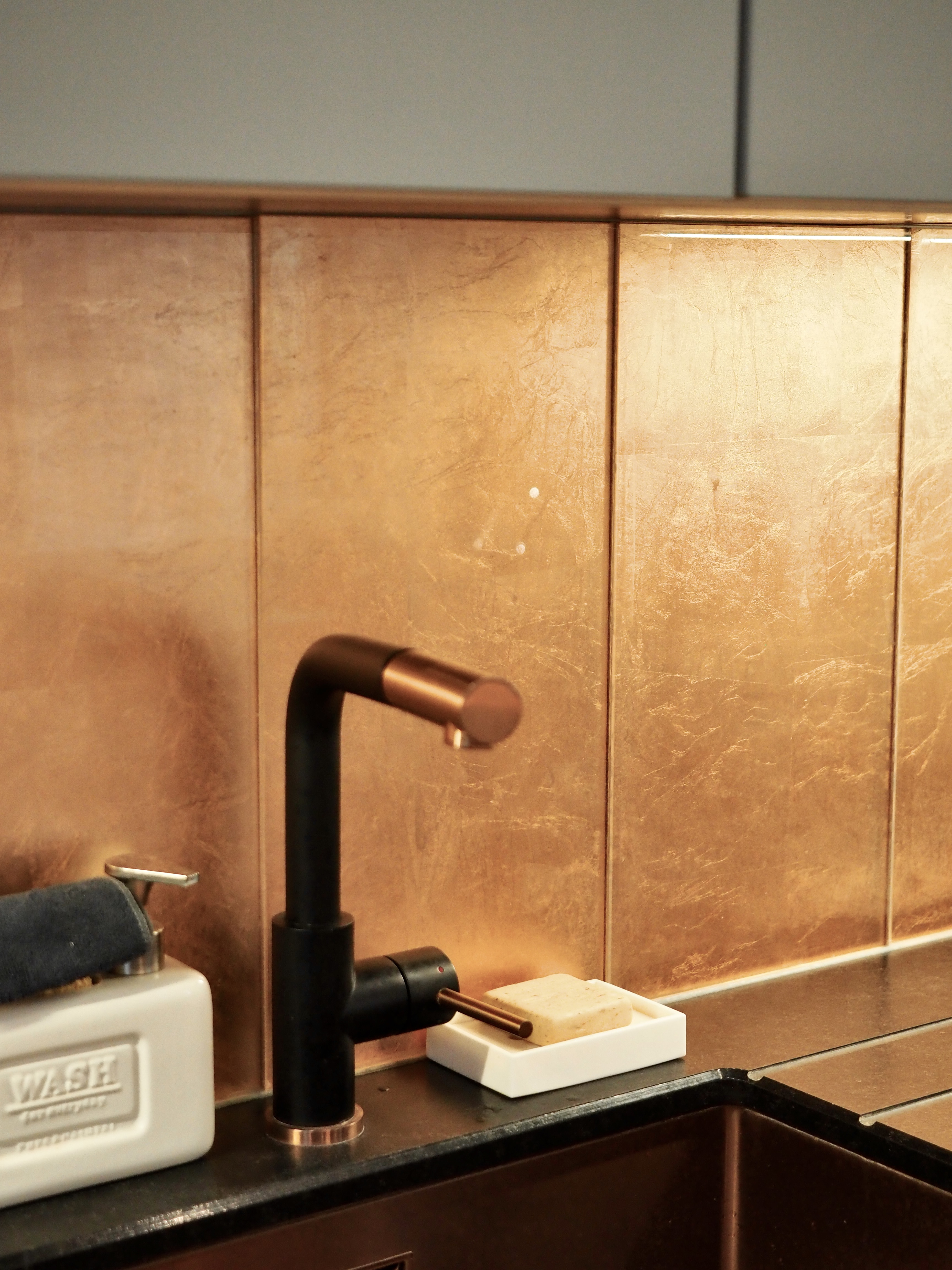 détail évier robinet cuisine